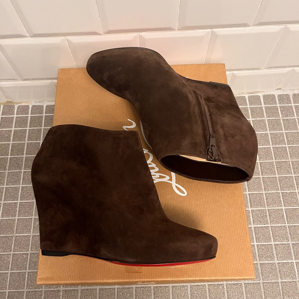 Christian Lets Melissa Wear Wedges View 6